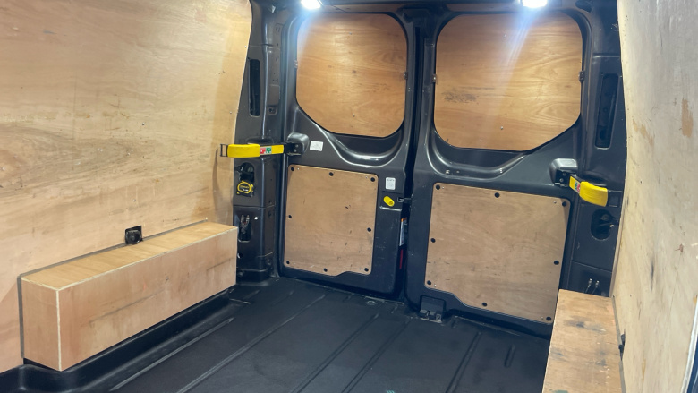 Ford Transit Custom 300 L2 Diesel Fwd 2.0 EcoBlue 130ps Low Roof Limited Van